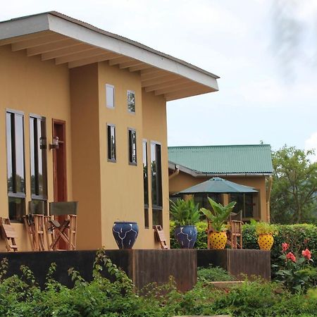 Tanzanice Farm Lodge カラトゥ エクステリア 写真