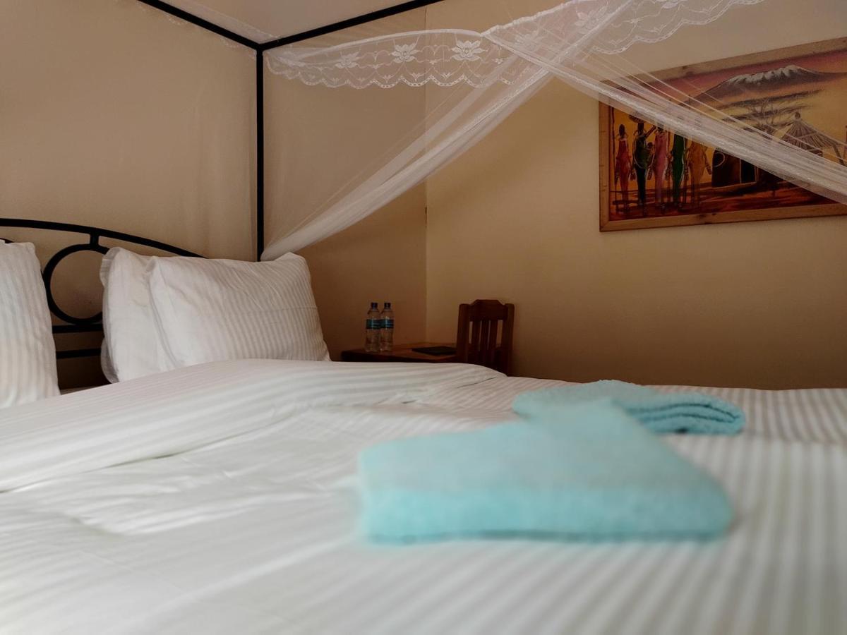Tanzanice Farm Lodge カラトゥ エクステリア 写真